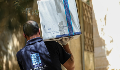 المساهمة بإطعام أسرة محتاجة 